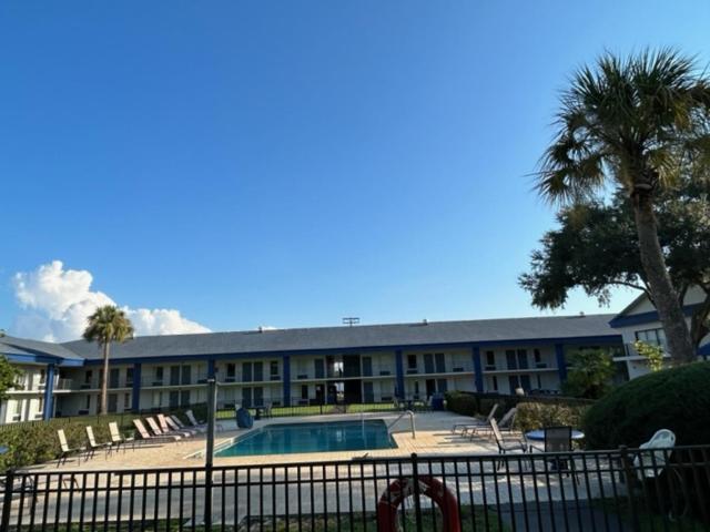 Days Inn By Wyndham Crystal River Bagian luar foto