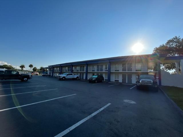 Days Inn By Wyndham Crystal River Bagian luar foto