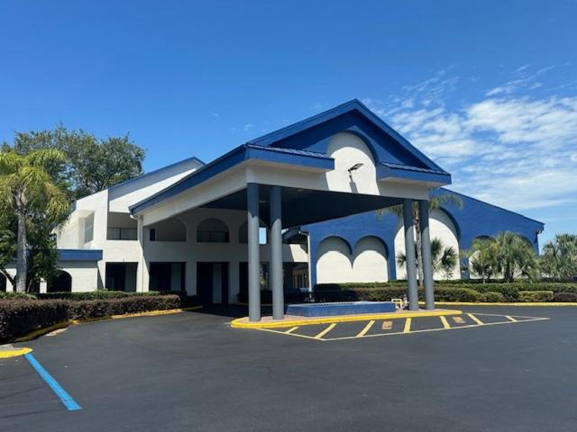 Days Inn By Wyndham Crystal River Bagian luar foto